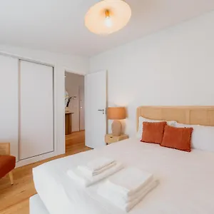 https://luxury-flat-high-standard-top-location.hotels-lisbon-portugal.com